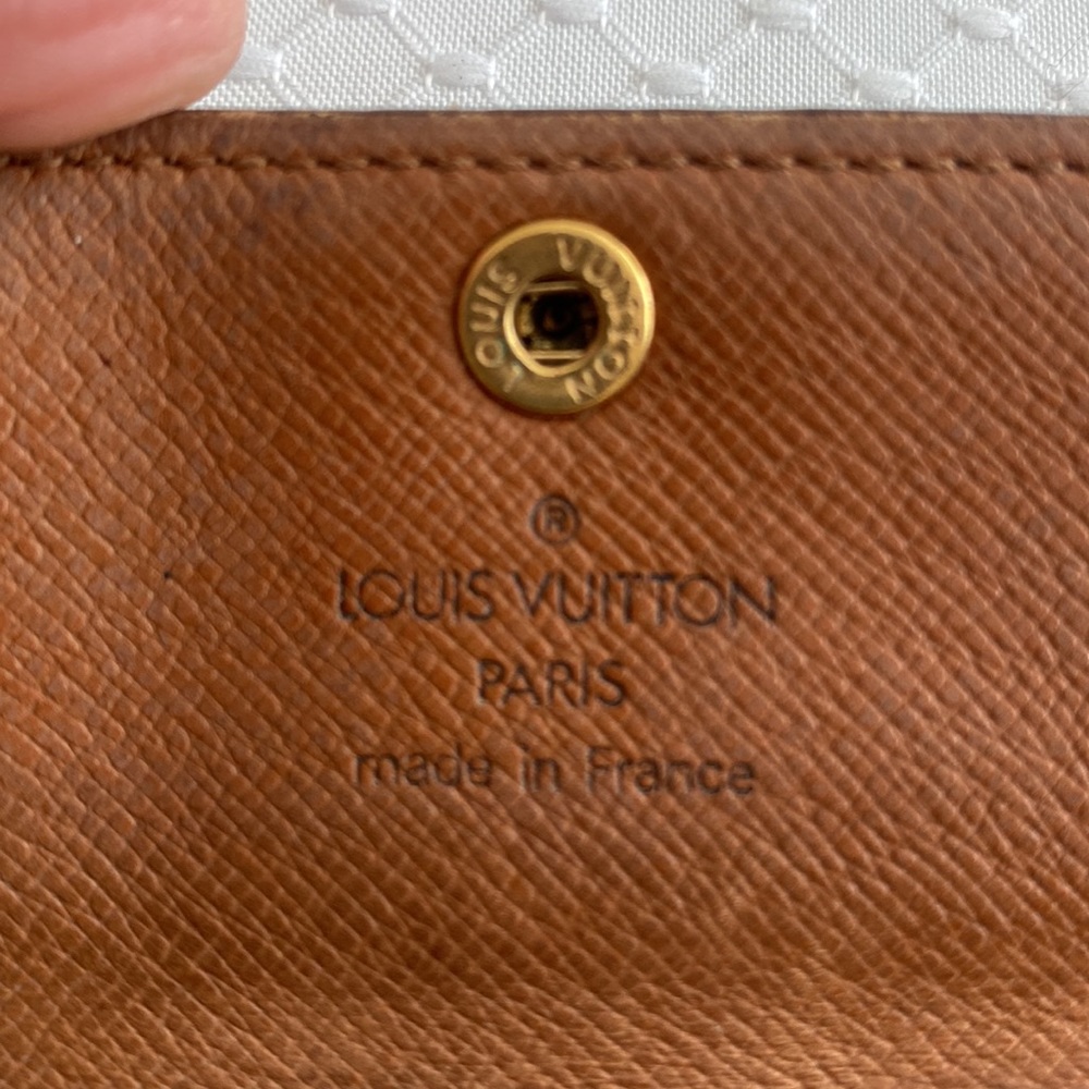 Louis Vuitton Monogram Key Case - Picture 3 of 6